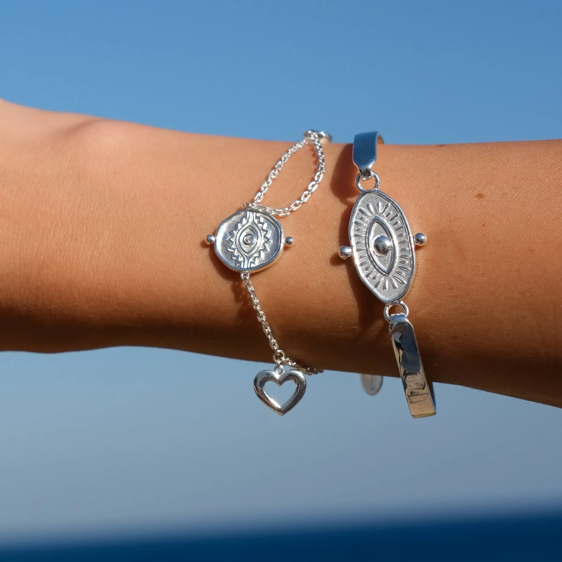 Heartfelt Glance Bracelet