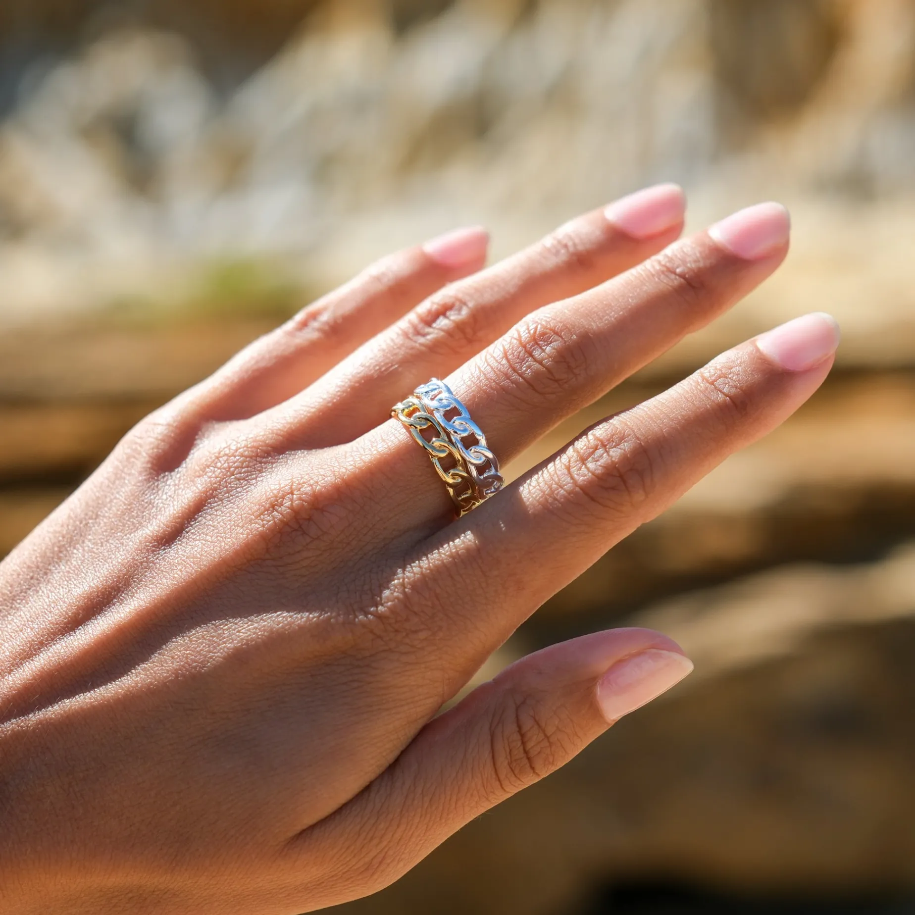 Linked up ring